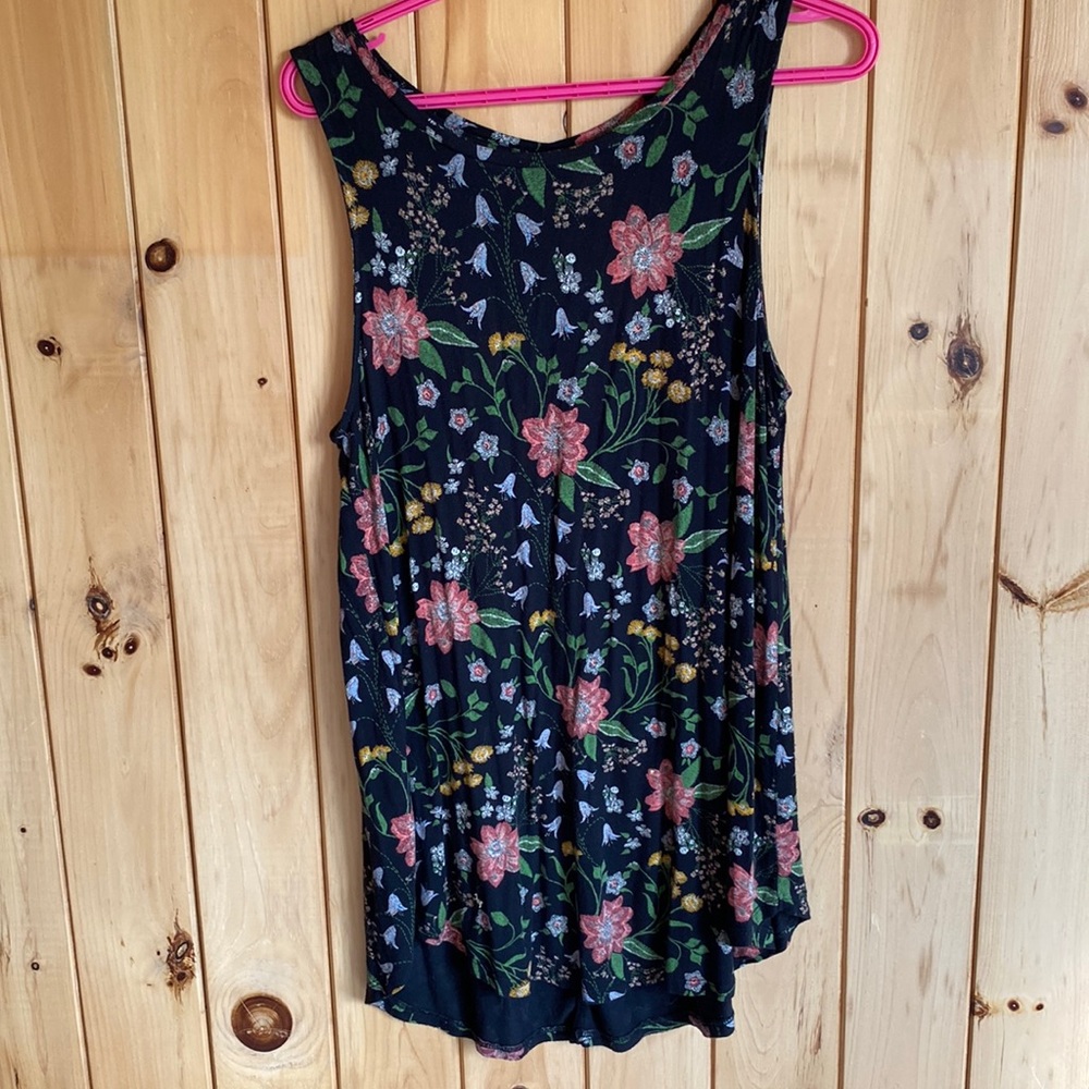 Flowy tank